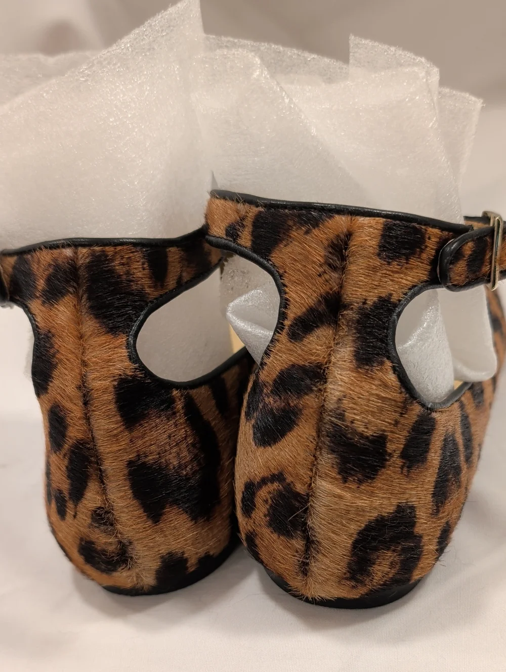 Talbots size 7.5 Leather Upper Leopard Print Ankle Strap Flats - Brown/Tan